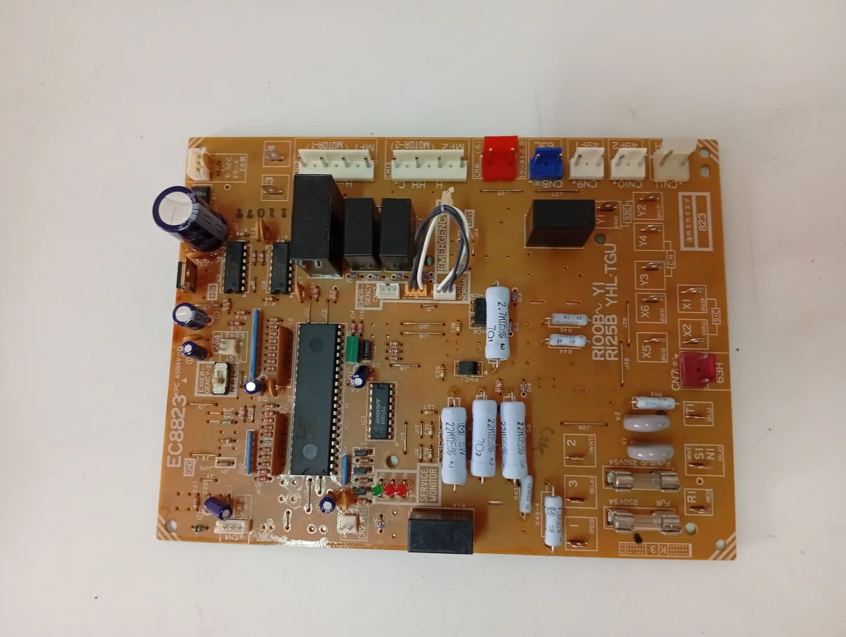 Placa Electrónica Aire Acondicionado EC8823/RI00B~YI/RI25B YHLTGU