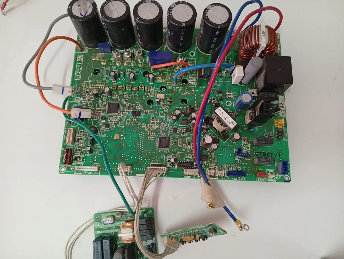 Placa Electrónica Aire Acondicionado EC0641(A)/CT807V1/DB-H14-101/EC0667(A)/DB-G47-101A/CT807J/EC0542-2(A)/DB-H36-101/CT807J