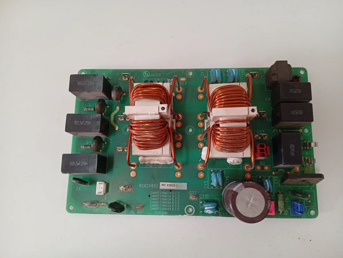 Placa Electrónica Aire Acondicionado RG62V850