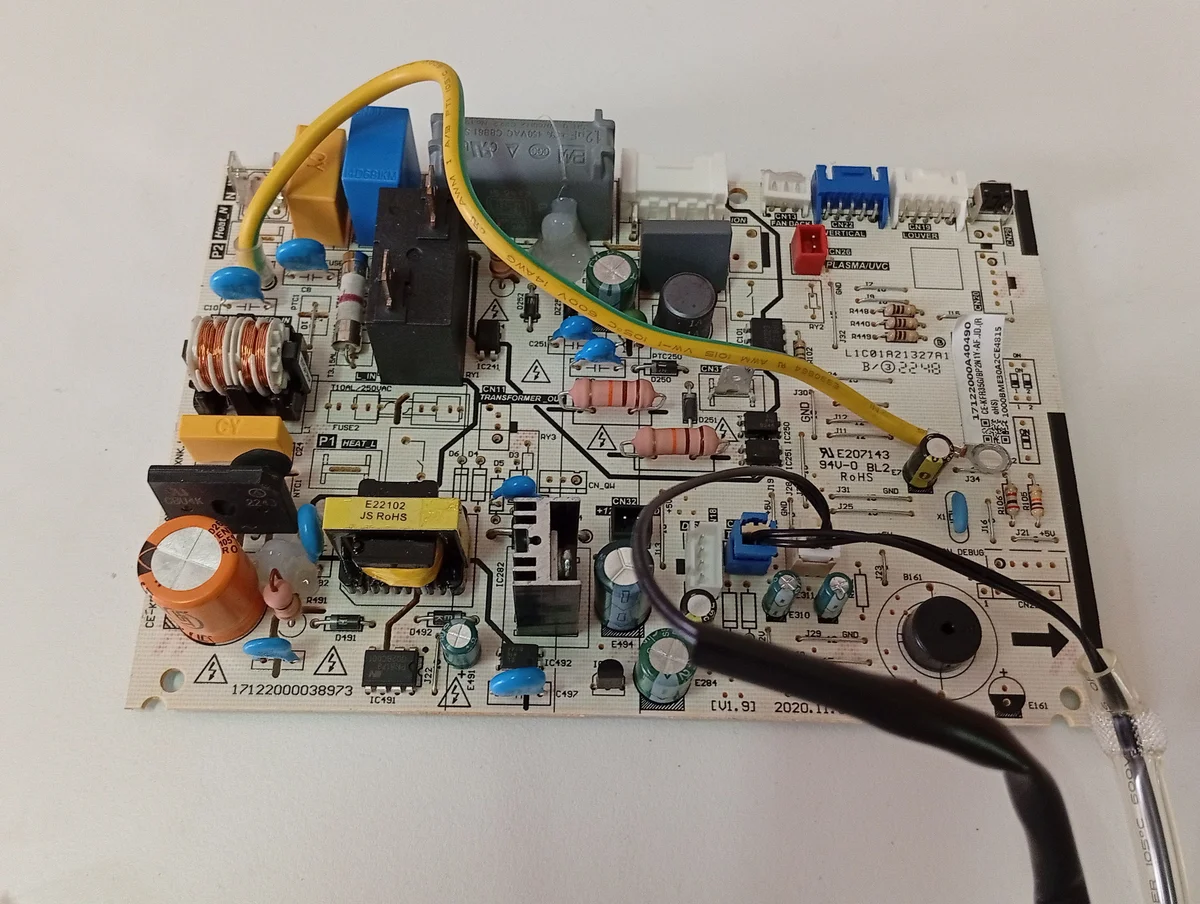 Placa Electrónica Aire Acondicionado 17122000038973/CE-KFR26G/BP2N1Y-AE.JD.GN.WXNK.NP1.2/17122000A40490