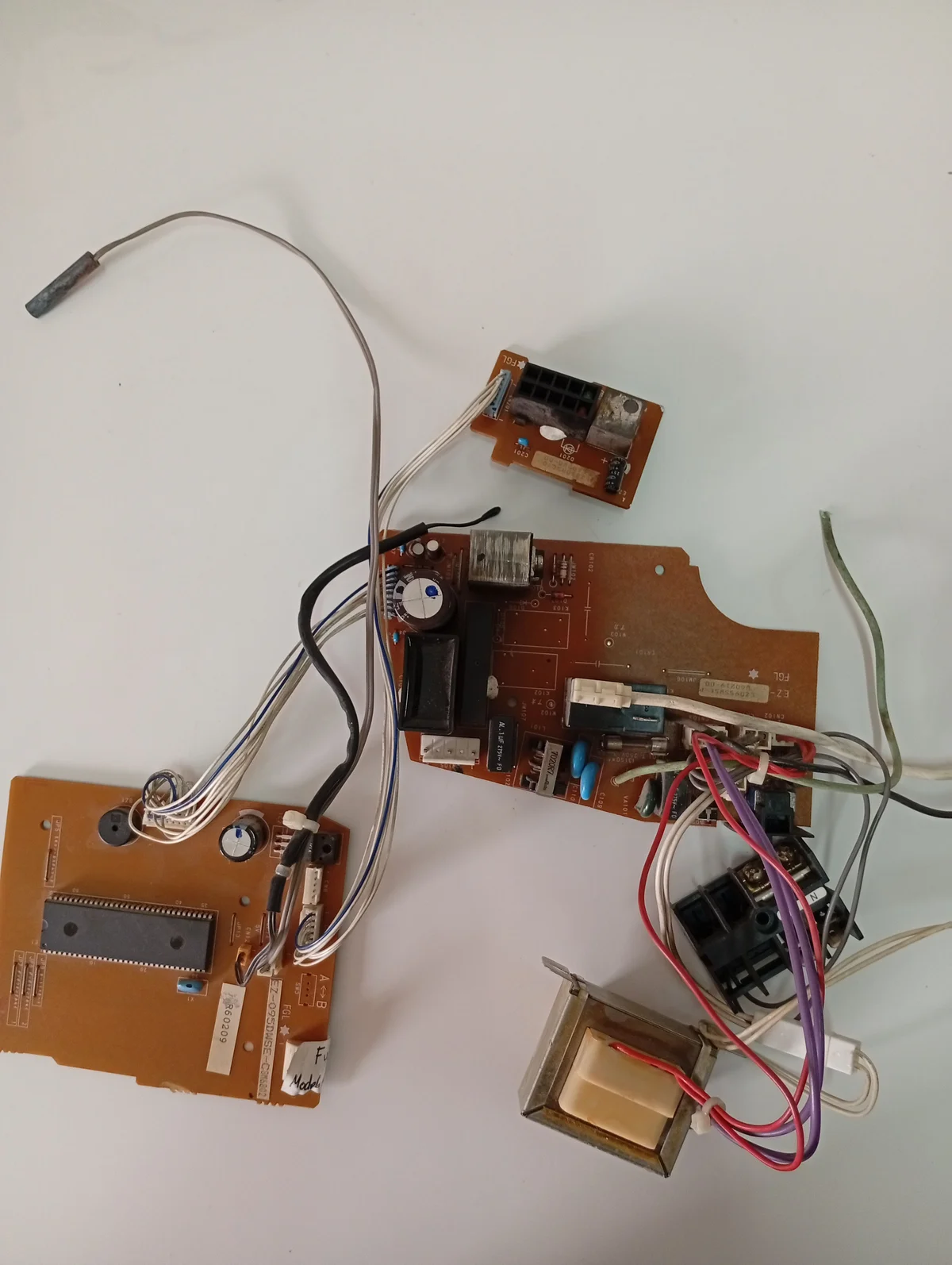 Placa Electrónica Aire Acondicionado A0Y9AND/4005952/EZ-095DWSE-C8M6802