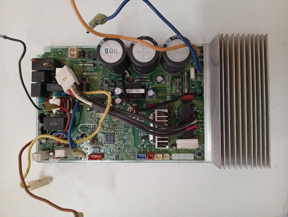 Placa Electrónica Aire Acondicionado DM00N251B/A8-1930