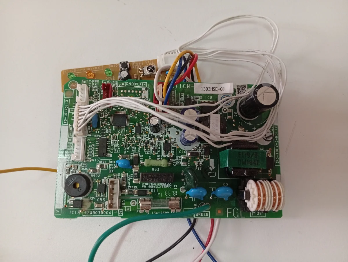 Placa Electrónica Aire Acondicionado K11CN-1303HSE-C1/K11CN-C-A(01-04)/K11CN-01-04/K12C0-D-A(01-03)