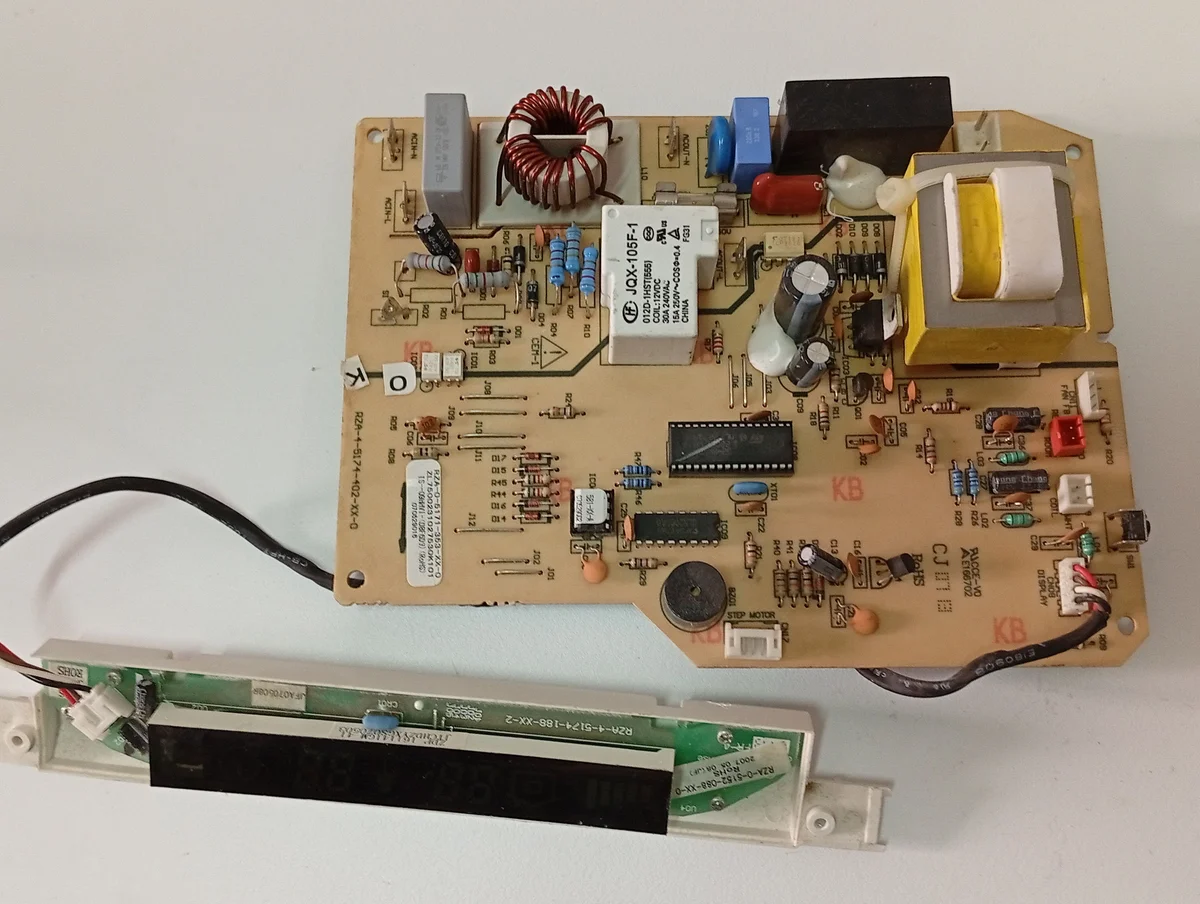 Placa Electrónica Aire Acondicionado RZA-4-5174-402-XX-0/RZA-0-5171-353-XX-0/ZL7500231027530K101/RZA-4-5174-188-XX-2/JFA070508R