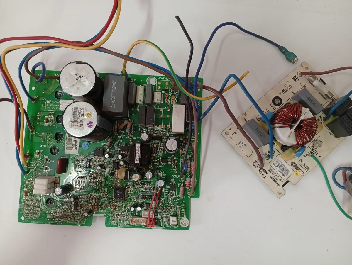 Placa Electrónica Aire Acondicionado GRJW828-A1/30138582 W8263V/GRLB809-F/30033073