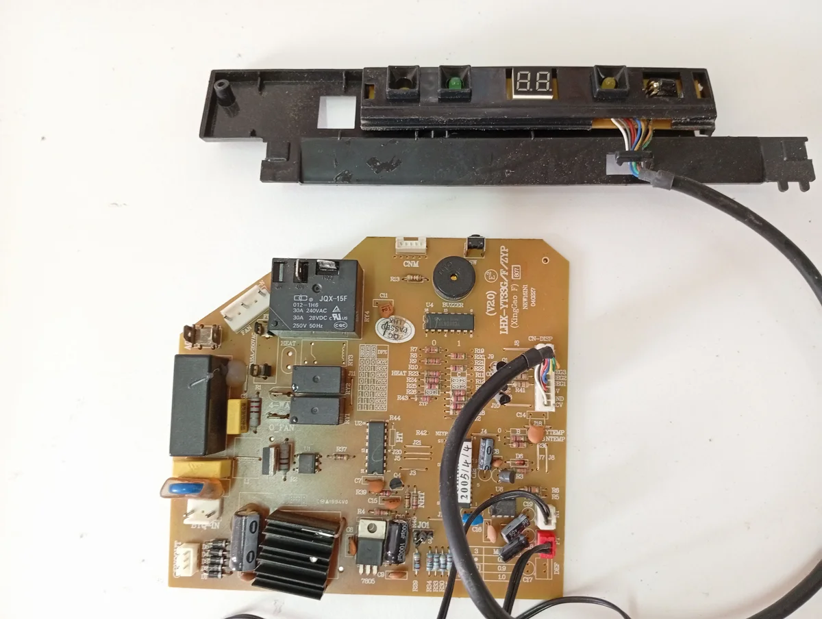 Placa Electrónica Aire Acondicionado LHX-YT33G/F/ZYP