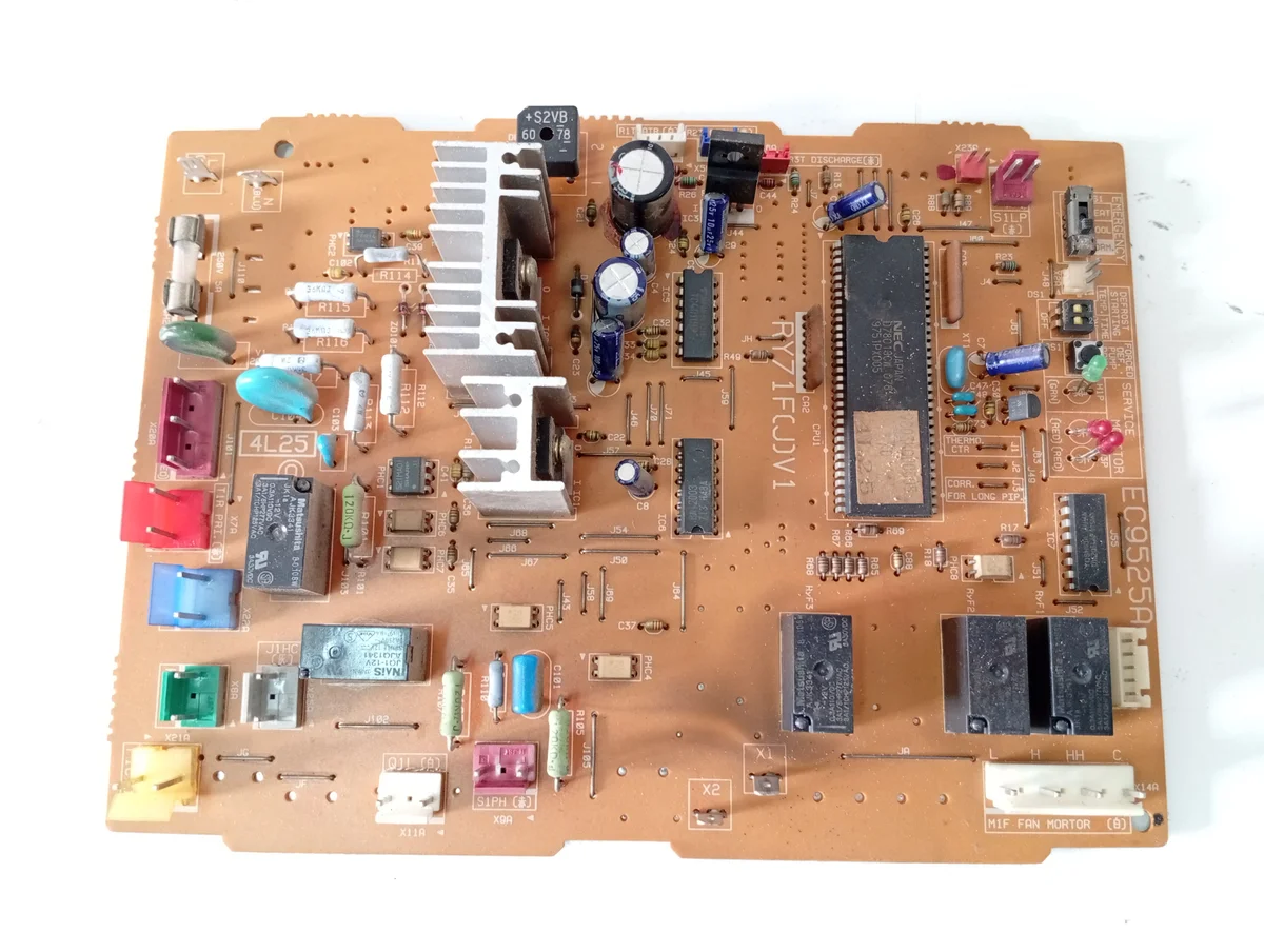 Placa Electrónica Aire Acondicionado EC9525A/RY71F(J)V1