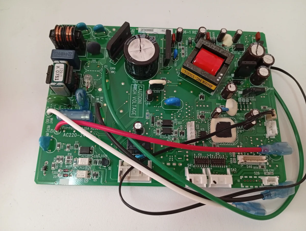 Placa Electrónica Aire Acondicionado 1768602/MD006-1 REV:5/2F009966-1C/AR9Z00022G