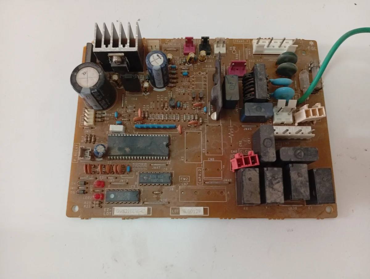 Placa Electrónica Aire Acondicionado EZ-0982HUE-C/CMKM-P3X