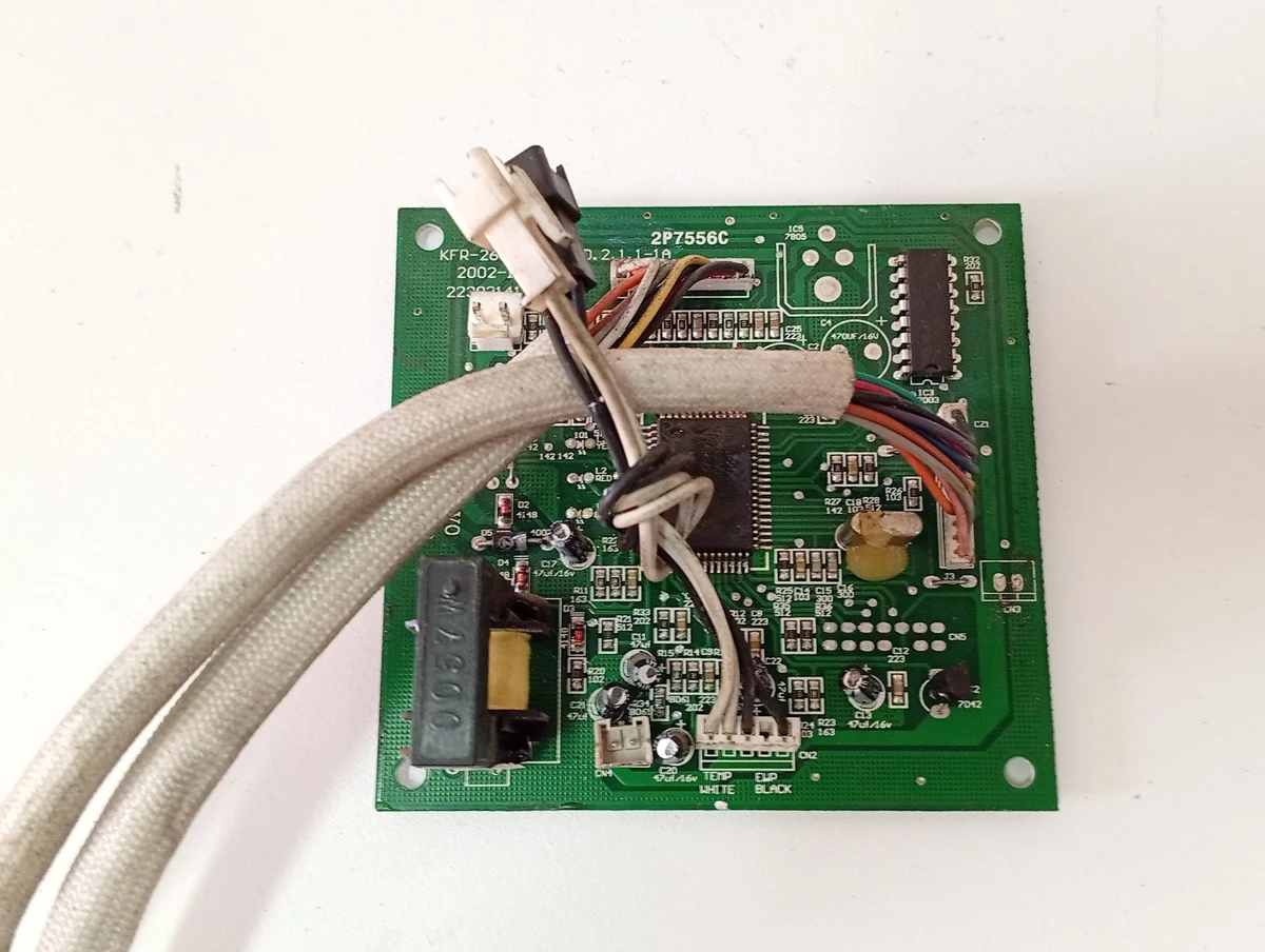 Placa Electrónica Aire Acondicionado 2P7556C/KFR-26GW/I1BPY.D.2.1.1-1A