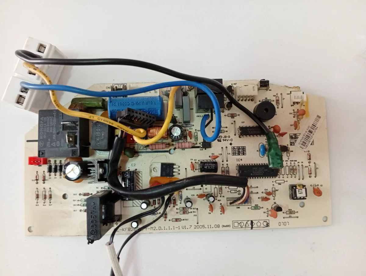 Placa Electrónica Aire Acondicionado CE-KFR26GW/Y-M2