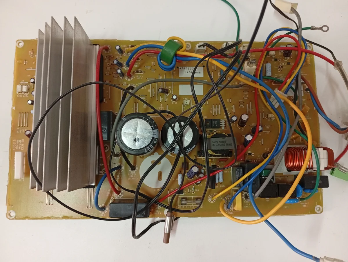 Placa Electrónica Aire Acondicionado A746100/1A0228AB/E131175/TC21371C/A713011