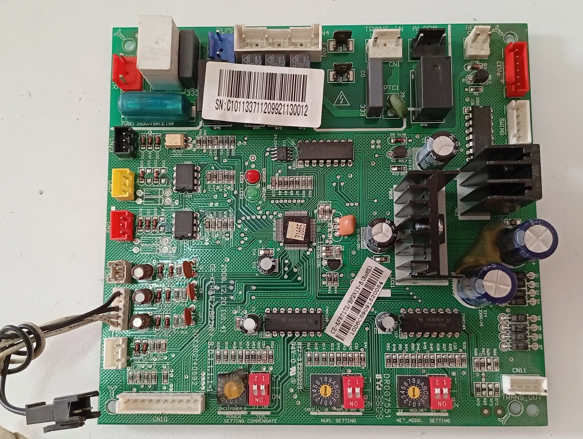 Placa Electrónica Aire Acondicionado CE-KFR71T2/BP2N1Y-B.D.1.1.1.1-1/BP2N1Y-B (RoHS)/SN:C101133711209921130012