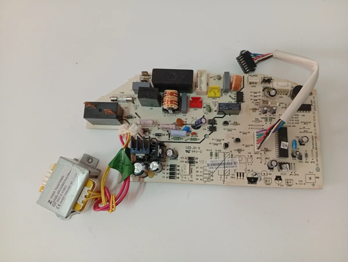 Placa Electrónica Aire Acondicionado CE-KFR26G/BP2N1Y-R1