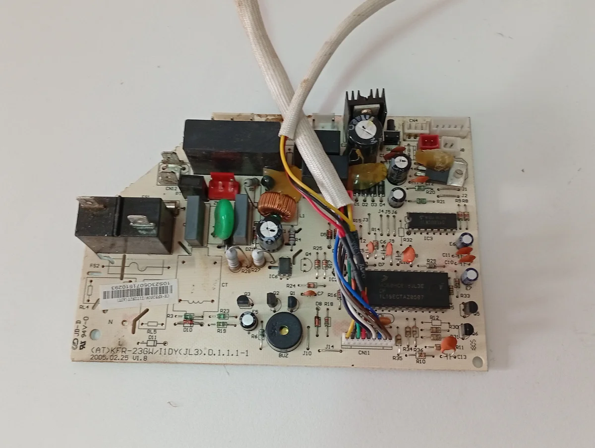 Placa Electrónica Aire Acondicionado (AT)KFR-23GW/I1DY(JL3).D.1.1.1-1/CE-KFR26GW/I1T2N2Y(AUT)