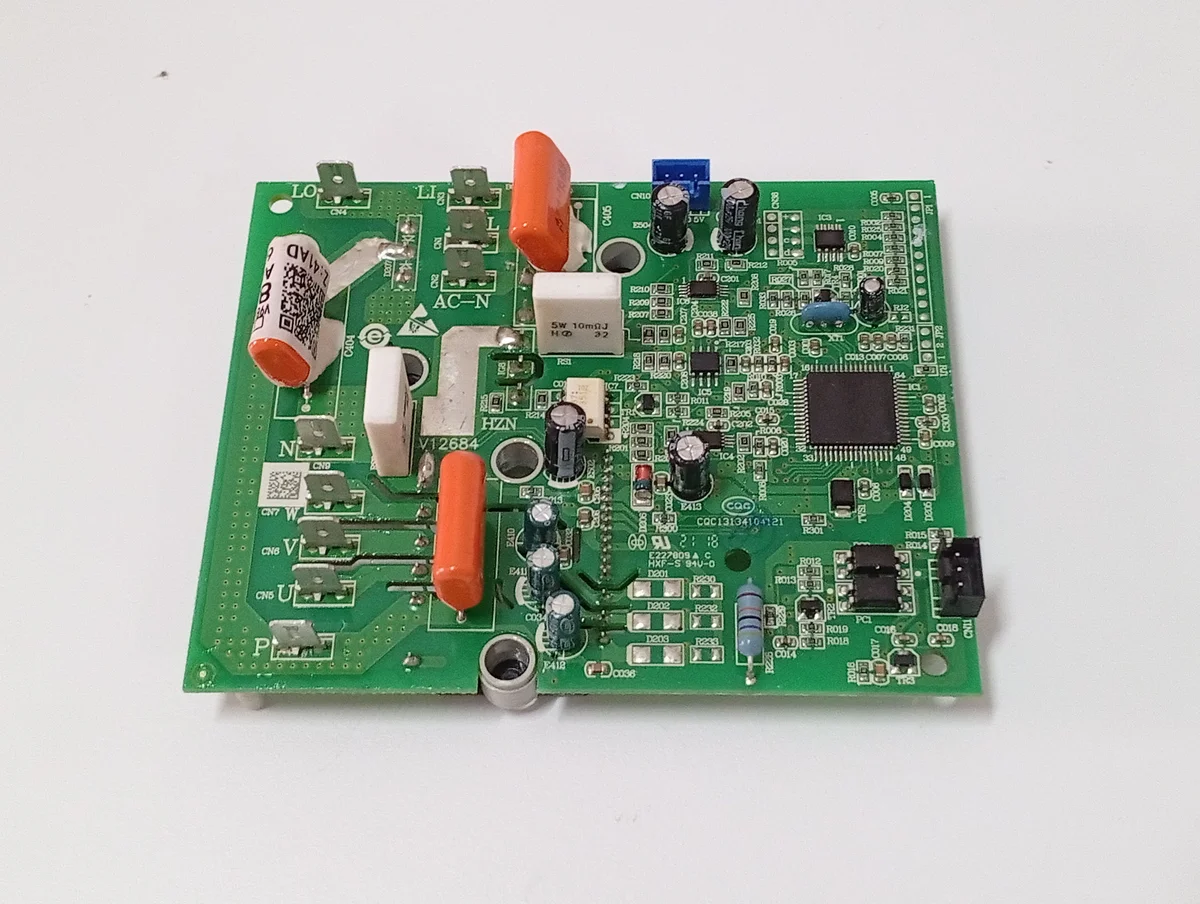 Placa Electrónica Aire Acondicionado V98472 20210528/865A A8EC/6392374/CQC13134104121
