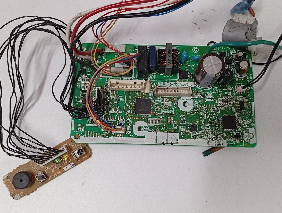 Placa Electrónica Aire Acondicionado 2P341918-9X-00/EX13009-9 (B)/3P185701-4 P