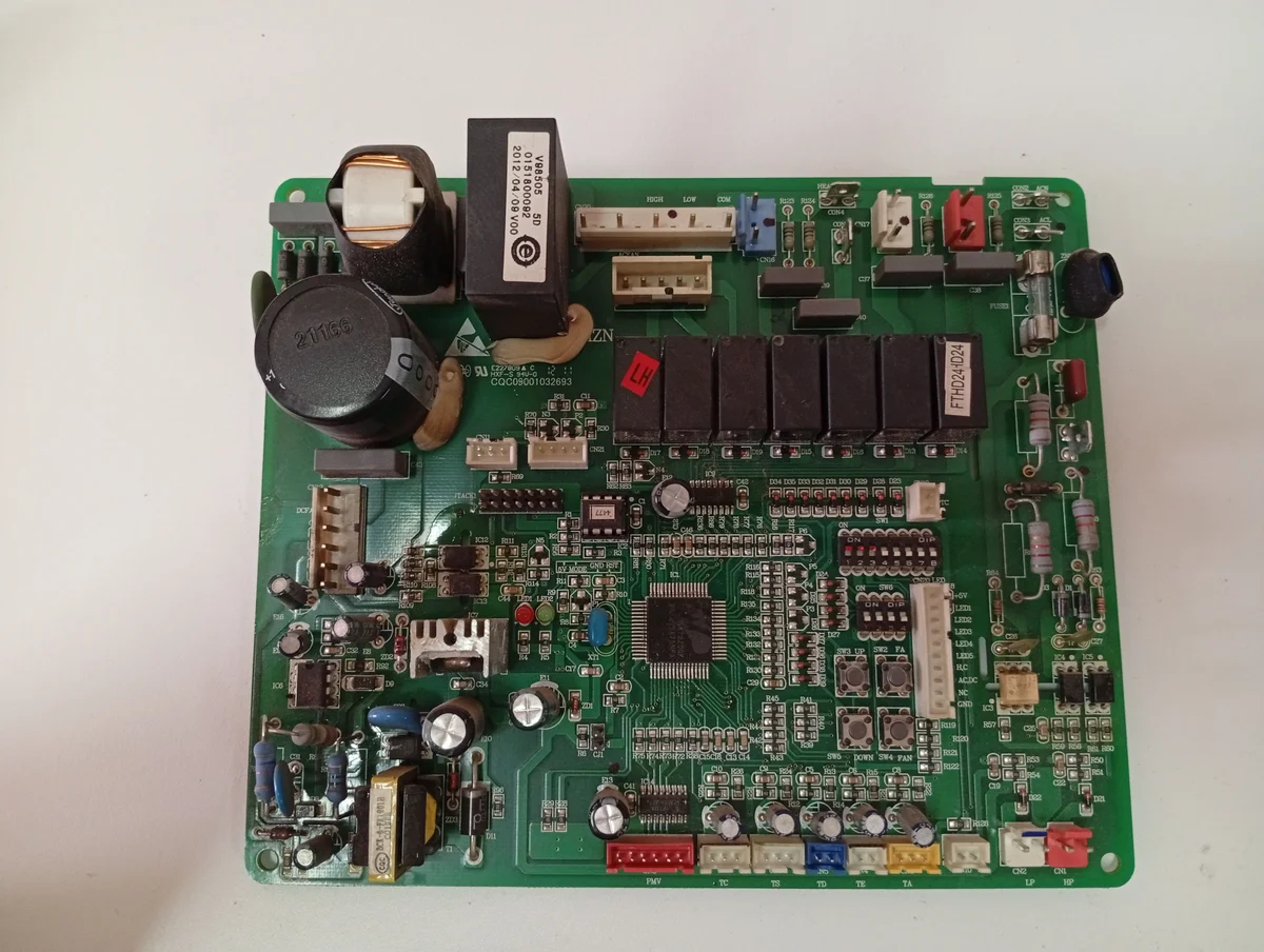 Placa Electrónica Aire Acondicionado CQC09001032693/E227809
