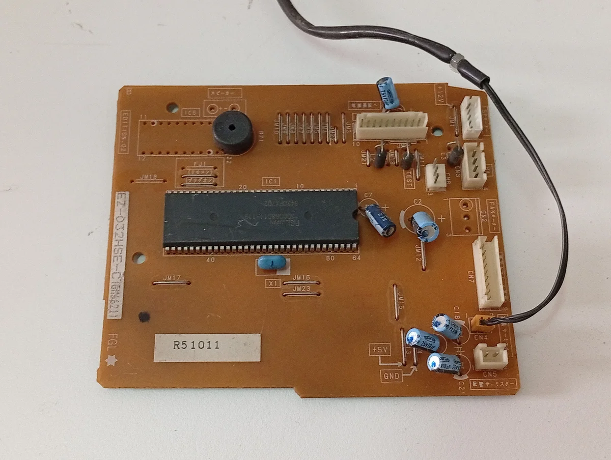 Placa Electrónica Aire Acondicionado EZ-032HSE-C (GM6621)/R51011/CMK-77X/MCL-437F