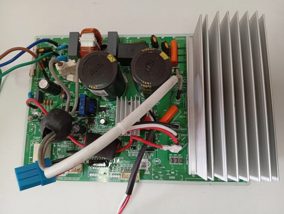 Placa Electrónica Aire Acondicionado 0011801424-20220329-02/0320403847-B/V9013946