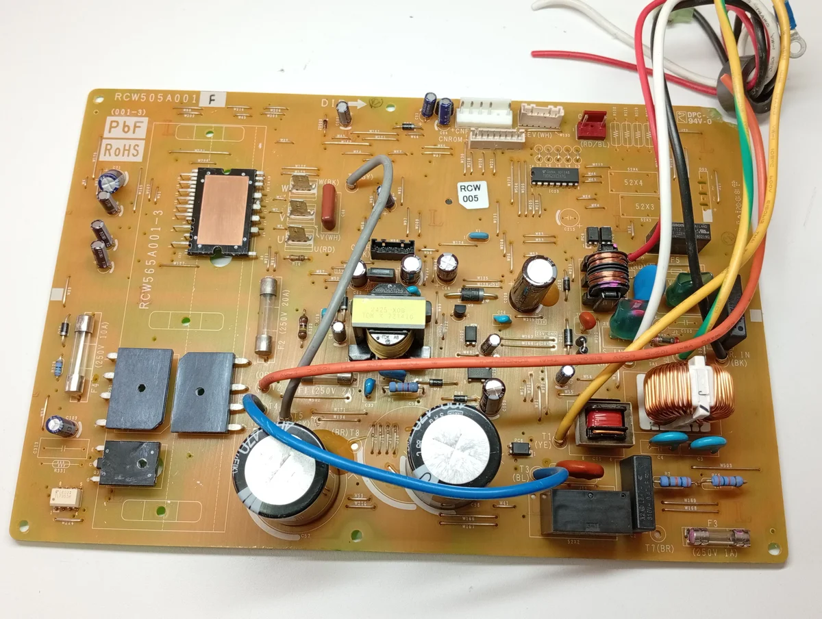 Placa Electrónica Aire Acondicionado RCW505A001/RCW565A001-3